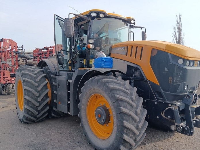 Установка ГЛОНАСС/GPS на трактор JCB 8330 Установка ГЛОНАСС/GPS на трактор JCB 8330